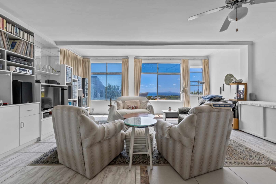 3 Bedroom Property for Sale in Green Point Western Cape